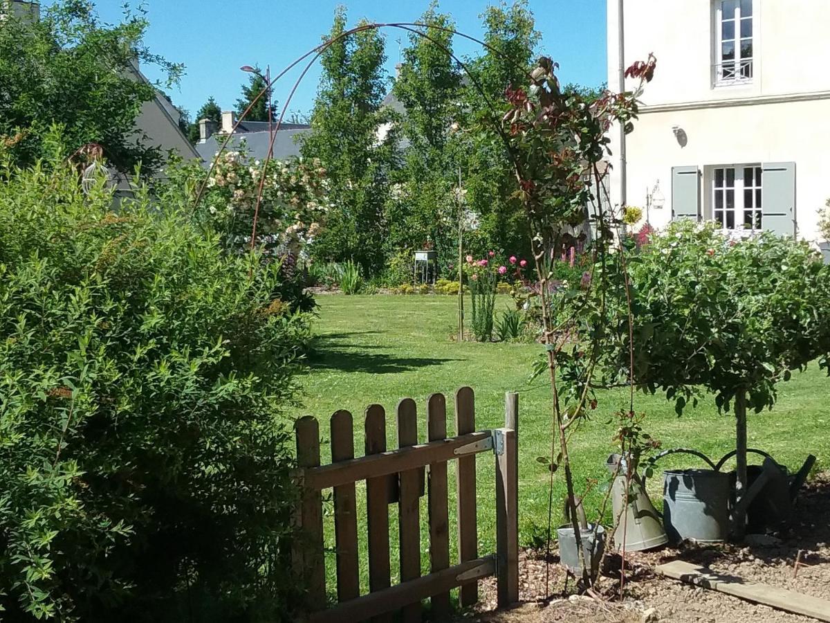 Chambre D'Hote Le 18-20 Bed and Breakfast Saint-Martin-des-Entrées Exterior foto